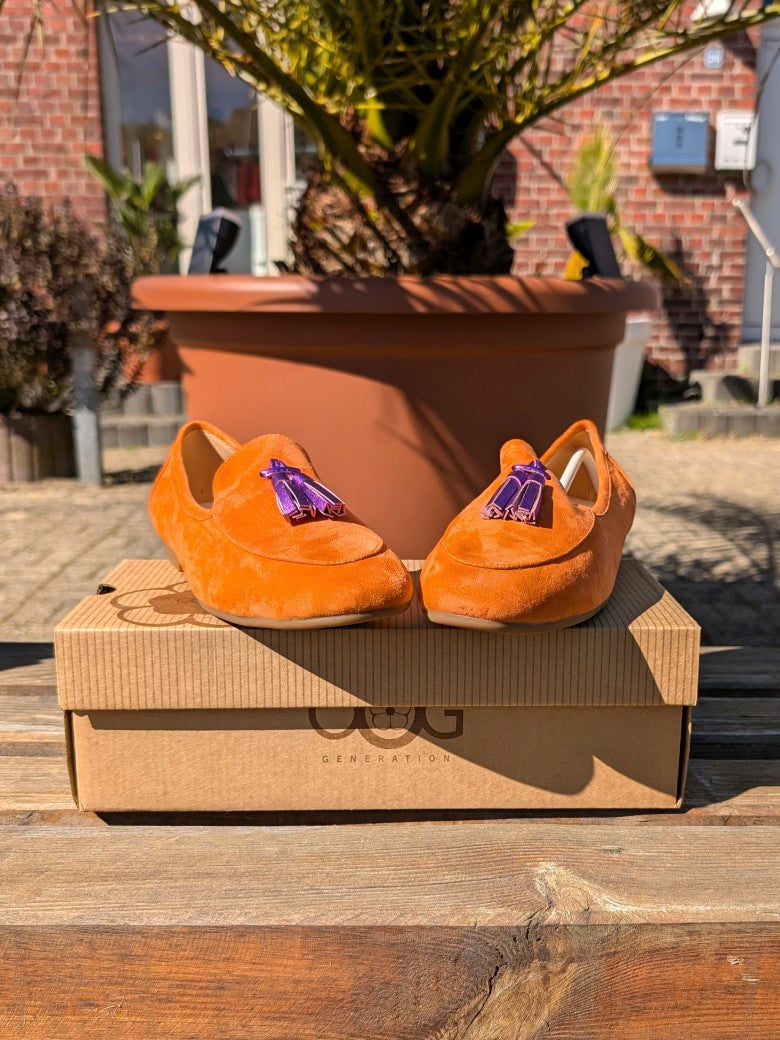 Elegante Wildleder-Mokassins Slipper in Orange mit auffälliger Lila Quaste mit robuster Gummisohle – perfektes Statement-Piece für jeden Tag!