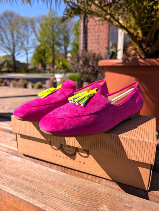 Elegante Wildleder-Mokassins Slipper in Pink mit auffälliger Neon-Gelb Quaste mit robuster Gummisohle – perfektes Statement-Piece für jeden Tag!