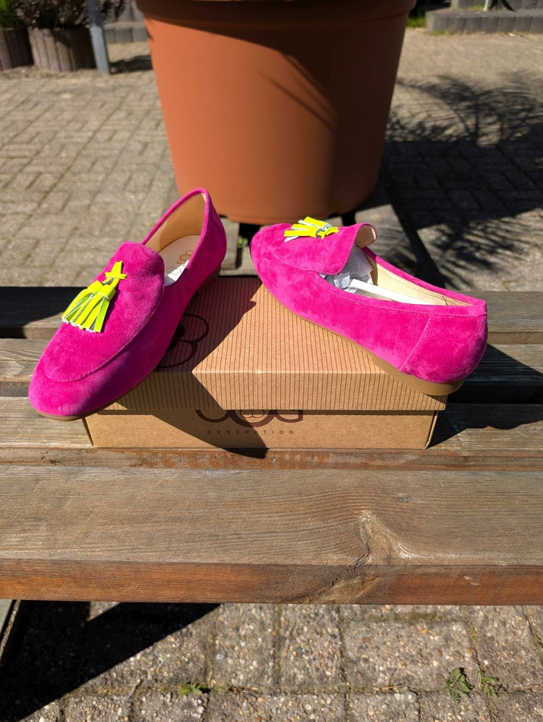 Elegante Wildleder-Mokassins Slipper in Pink mit auffälliger Neon-Gelb Quaste mit robuster Gummisohle – perfektes Statement-Piece für jeden Tag!
