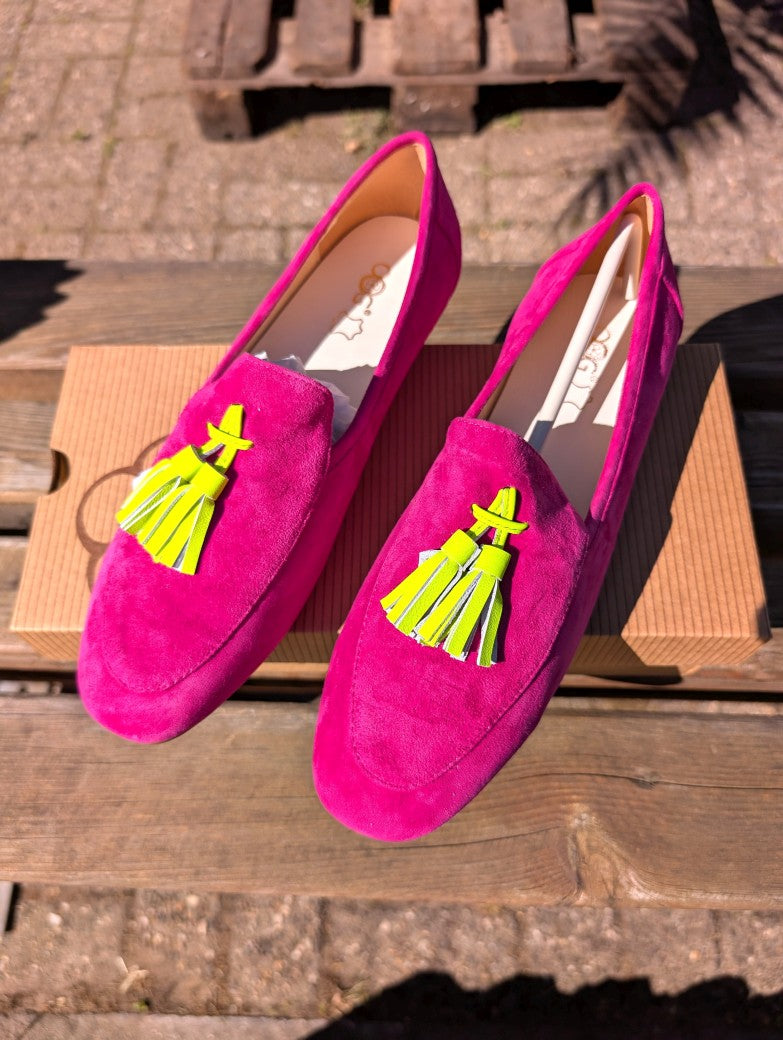 Elegante Wildleder-Mokassins Slipper in Pink mit auffälliger Neon-Gelb Quaste mit robuster Gummisohle – perfektes Statement-Piece für jeden Tag!