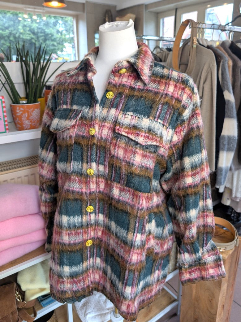 Elegante Viskose Wolle Overshirt Jacke mit Goldknöpfen und Karomuster in Pink Grün Crème Braun Rot - perfekt für Layering oder als Statement-Piece! von Manosque