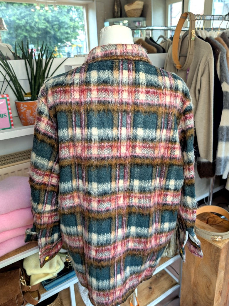 Elegante Viskose Wolle Overshirt Jacke mit Goldknöpfen und Karomuster in Pink Grün Crème Braun Rot - perfekt für Layering oder als Statement-Piece! von Manosque