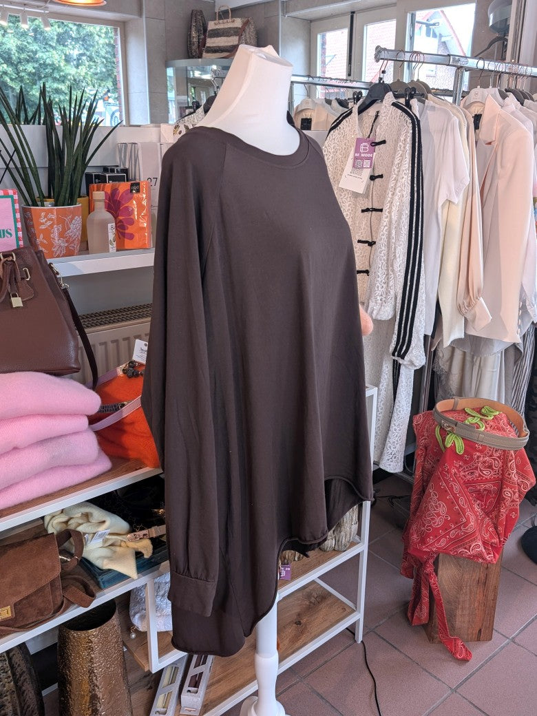 Oversized Shirt im angesagten VoKuHiLa-Stil, lässiger Schnitt und goldener Backprint "Style" in Leo Print aus hochwertiger Baumwolle in warmem Coffee-Braun.
