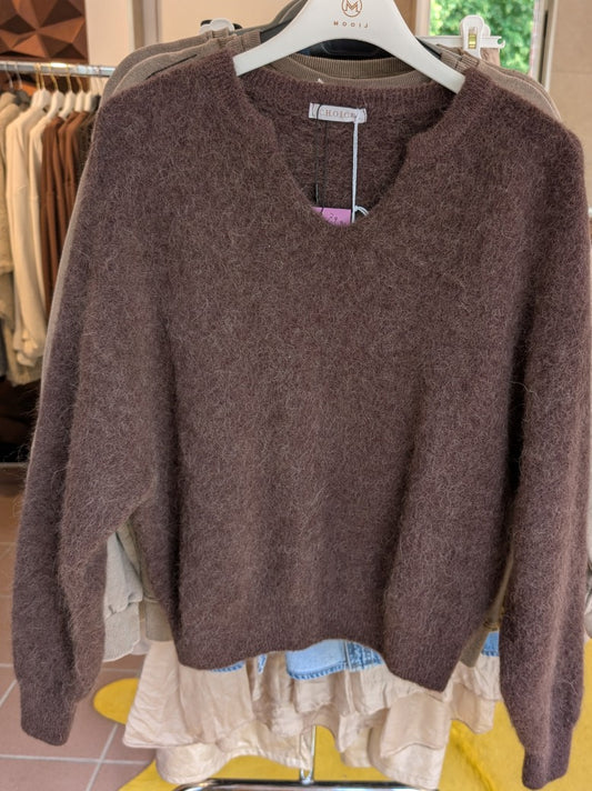 Behaglicher stilvoller Flausch Pulli Pullover mit V-Ausschnitt aus 52% Alpaka 32% Nylon in Coffee Braun - perfekt für alle Gelegenheiten von lässig bis elegant!