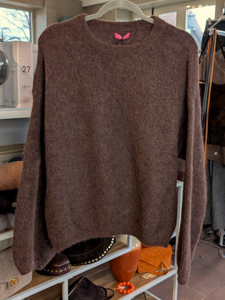 Weicher flauschiger Pullover mit Rundhalsausschnitt aus Alpaka und Wolle in Coffee Braun von CHOICE - optimaler wohliger Tragekomfort, deal für jeden Anlass!