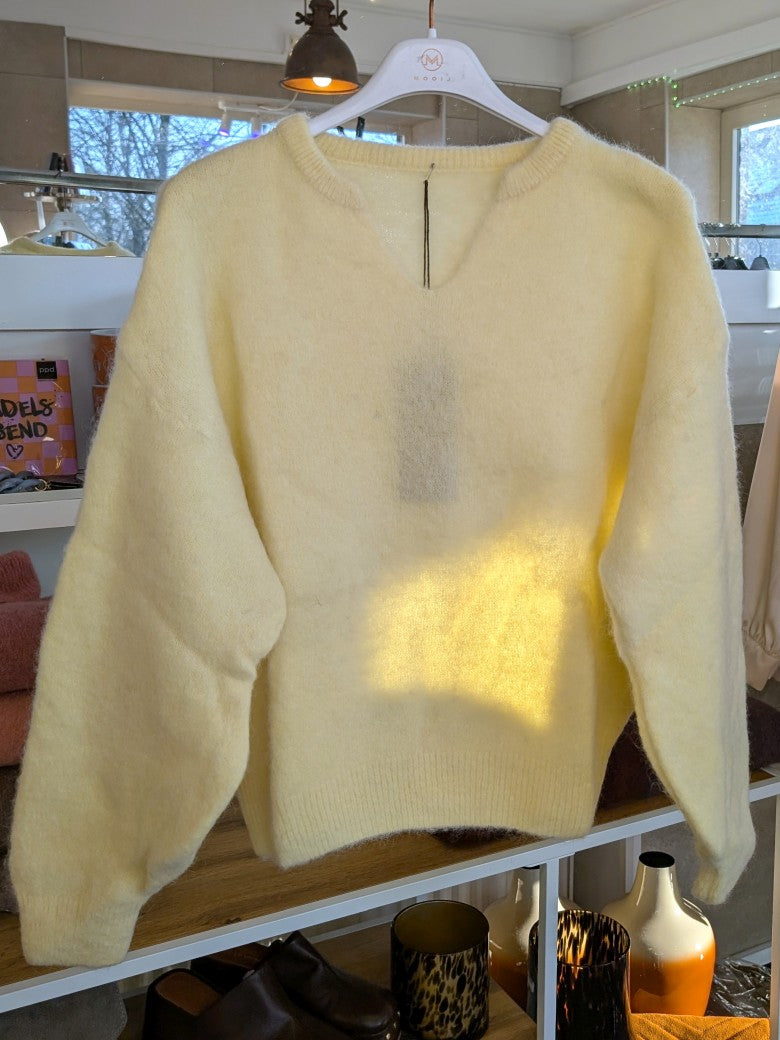 Behaglicher stilvoller cozy Flausch Pulli Pullover mit V-Ausschnitt aus hochwertigem 52% Alpaka und Wolle in Butter Yellow Gelb - perfekt für lässig bis elegant!
