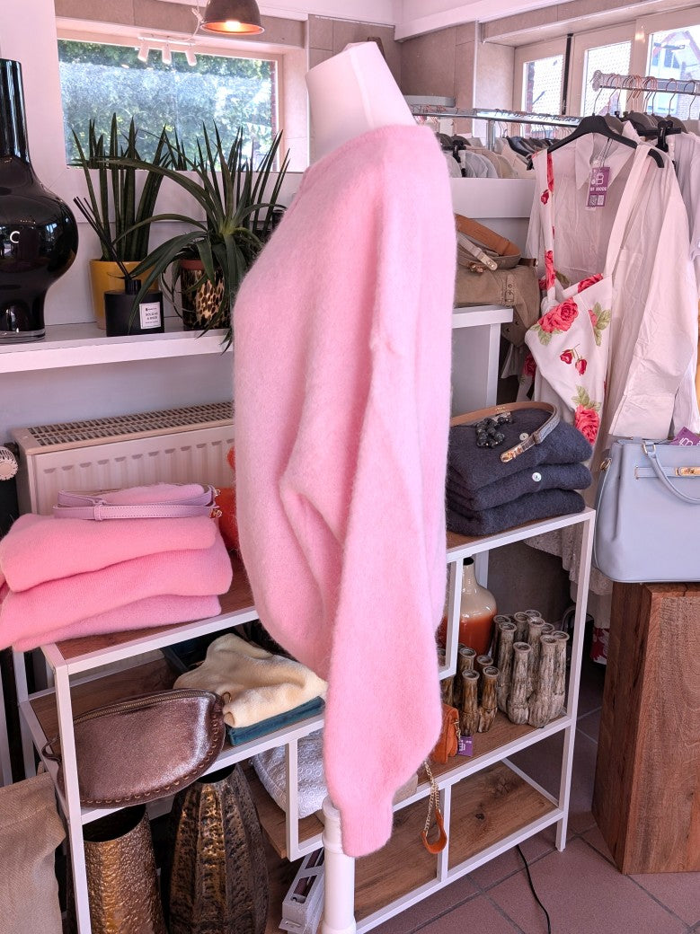 Behaglicher stilvoller cozy Flausch Pulli Pullover mit V-Ausschnitt aus hochwertigem 52% Alpaka und Wolle in Rosa - perfekt für lässig bis elegant!