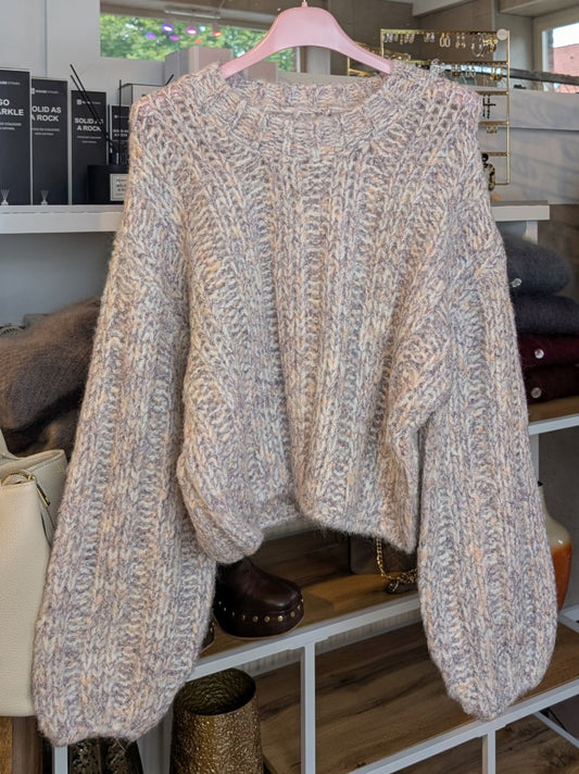 Der Pullover in einer hochwertigen Mischung aus Viskose, Nylon und Wolle in Creme Beige mit Rosa Lila Apricots Gelb verbindet stilvolles Design und Tragekomfort!