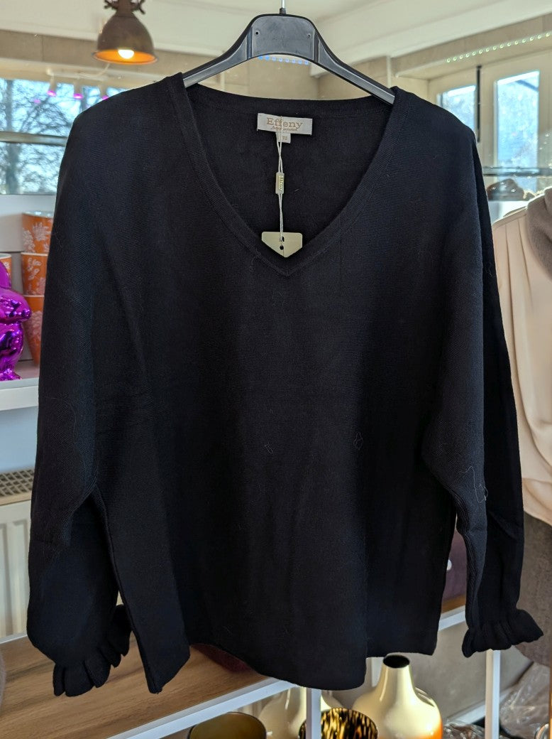 Eleganter weicher Viskose Feinstrick-Pulli mit V-Ausschnitt und verspielten Rüschenärmeln in klassischem Schwarz - passt zu vielen Outfits und jeder Figur!