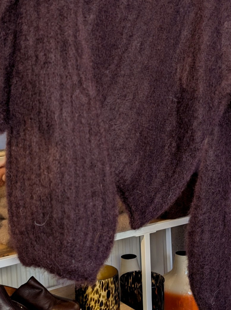 Raffinierter Pullover mit ausdrucksstarken Ballonärmeln und weicher Mohair-Komposition aus 80% Kid Mohair – setze ein modernes Statement mit diesem It-Piece!