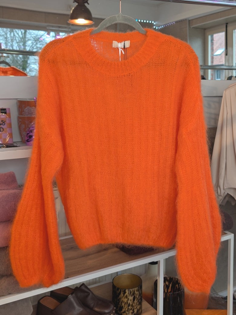 Raffinierter Pullover mit ausdrucksstarken Ballonärmeln und weicher Mohair-Komposition aus 80% Kid Mohair – setze ein modernes Statement mit diesem It-Piece!
