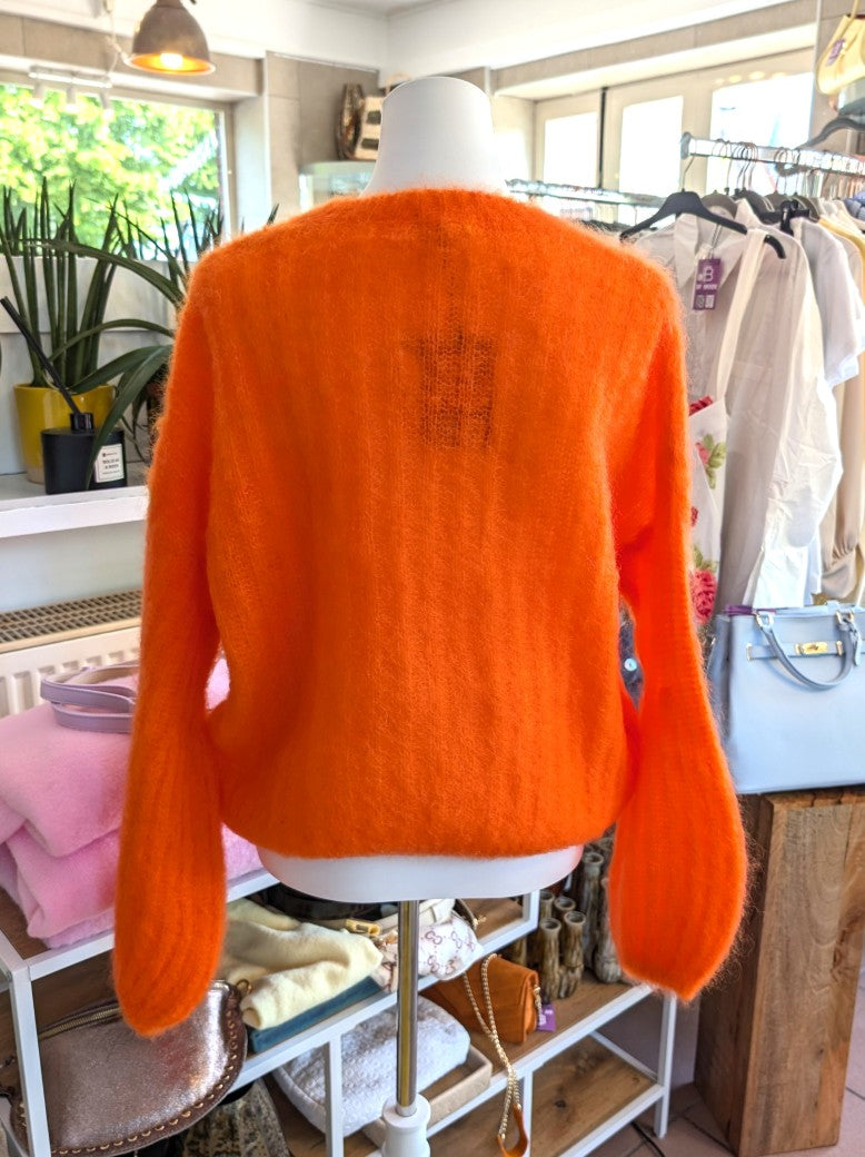 Raffinierter Pullover mit ausdrucksstarken Ballonärmeln und weicher Mohair-Komposition aus 80% Kid Mohair – setze ein modernes Statement mit diesem It-Piece!