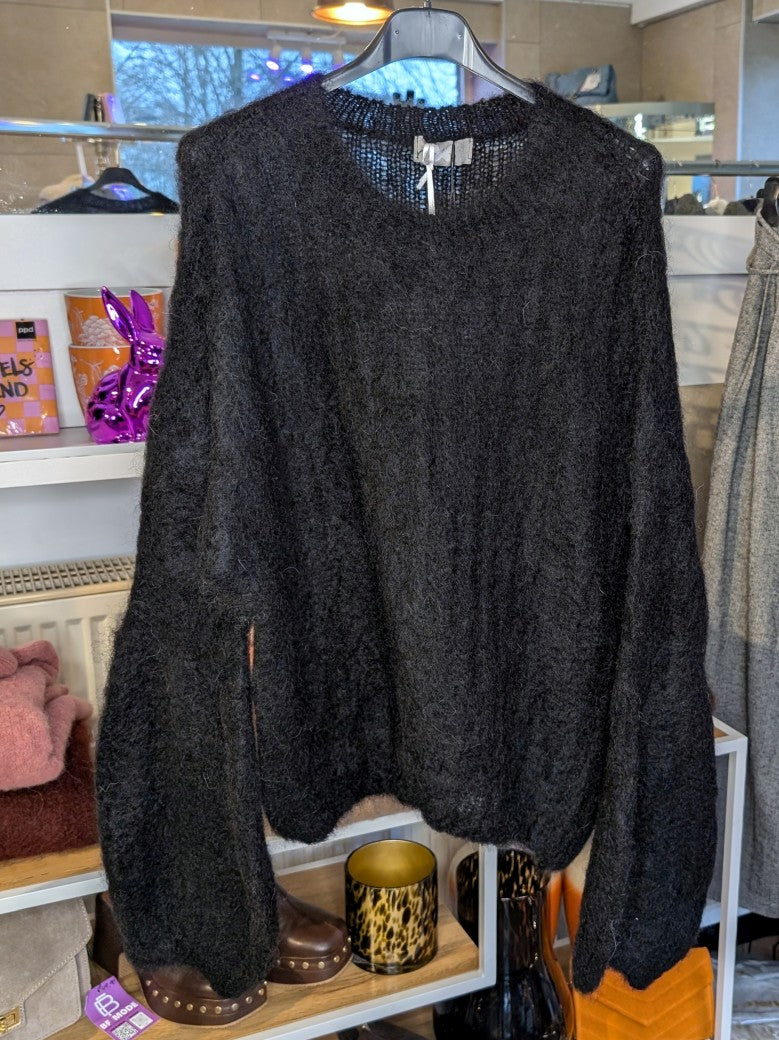 Raffinierter Pullover mit ausdrucksstarken Ballonärmeln und weicher Mohair-Komposition aus 80% Kid Mohair – setze ein modernes Statement mit diesem It-Piece!