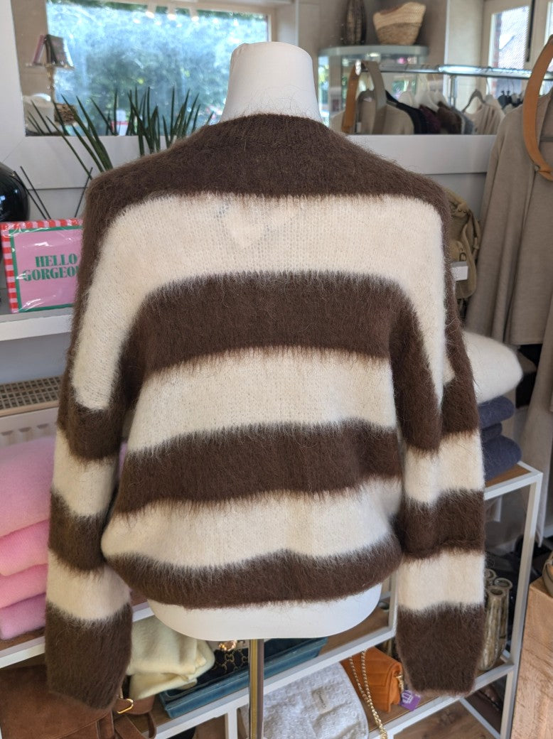 Weicher eleganter Pullover aus Kid Mohair Wolle, raffinierter Look durch breite Streifen Coffee Braun – perfekt zu Jeans Röcken Hosen.