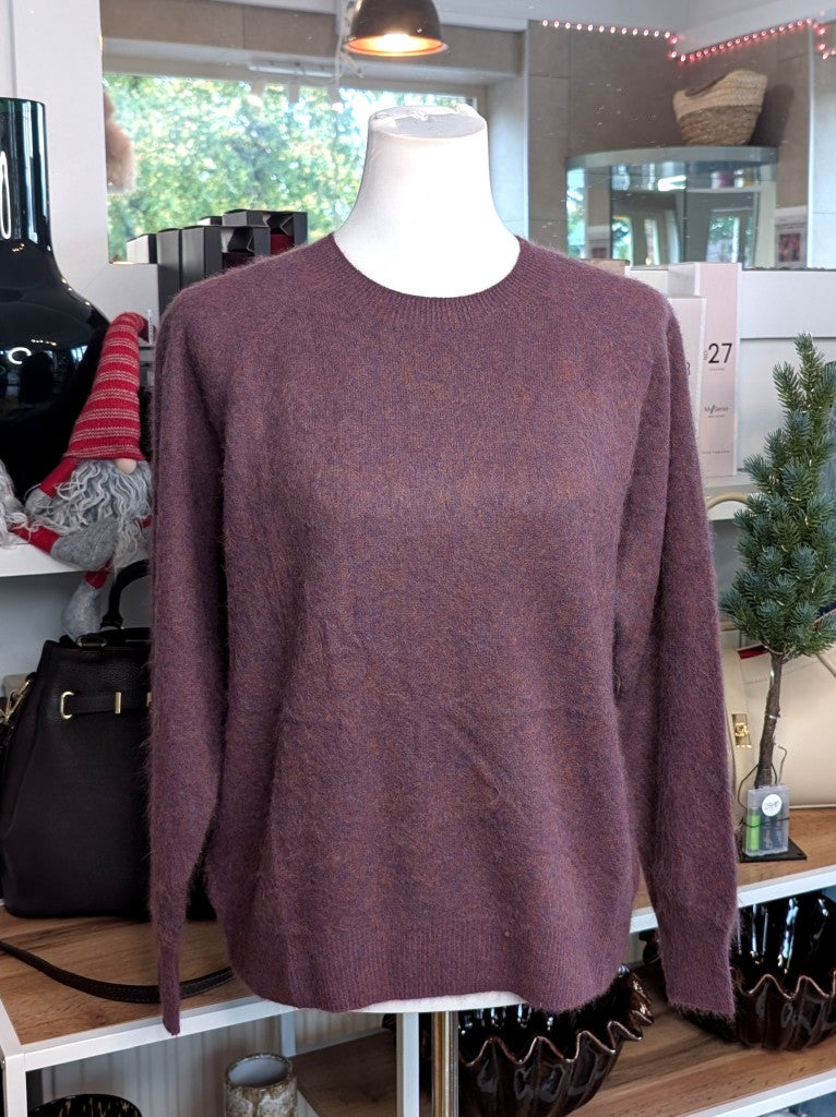 Eleganter mega kuscheliger Pullover in Pflaume Lila meliert – luxuriöse Kaschmir Seide Wolle Mischung für höchsten Komfort, Langlebigkeit und Wärmeisolation.