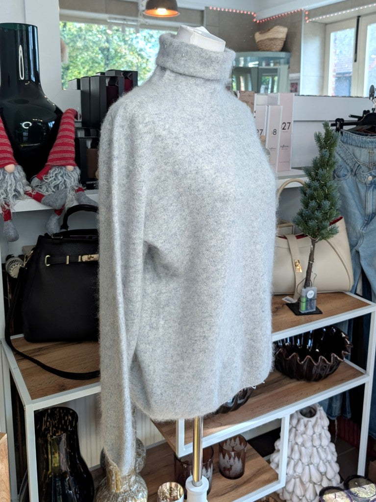 Eleganter mega kuscheliger Rollkragen Pullover in Silber Grau – luxuriöse Kaschmir Seide Wolle Mischung für höchsten Komfort, Langlebigkeit, Wärmeisolation.