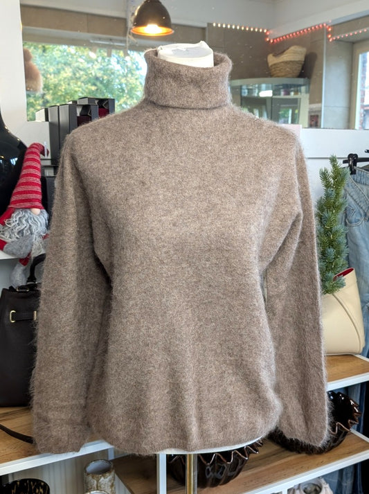 Eleganter mega kuscheliger Rollkragen Pullover in Taupe Braun – luxuriöse Kaschmir Seide Wolle Mischung für höchsten Komfort, Langlebigkeit, Wärmeisolation.