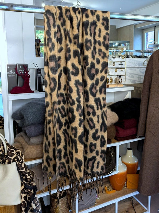 Eleganter Leo Muster Schal in Beige Braun Schwarz mit Fransen aus hochwertiger Viskose und Wolle - Stylingmöglichkeiten von lässig bis chic!