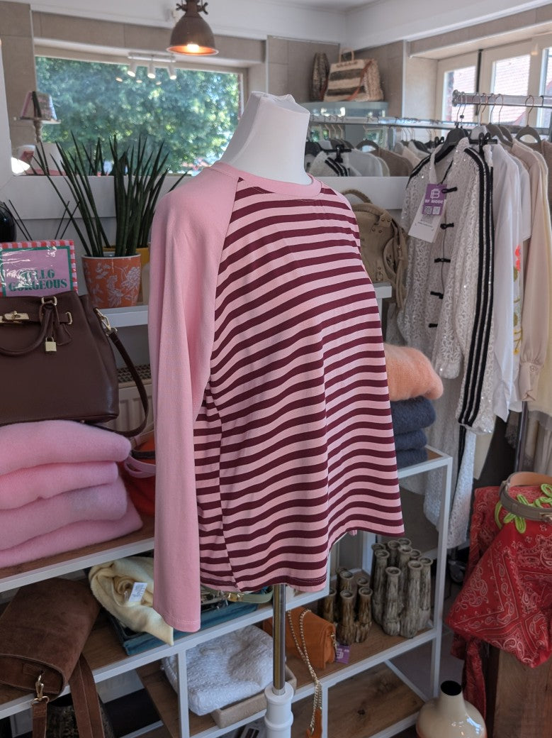 Langarm Shirt aus hochwertiger Baumwolle im klassischen Streifendesign in aktuellen Trendfarben Rosa, Brombeer und Rot - für stilbewusste Looks mit Raffinesse!