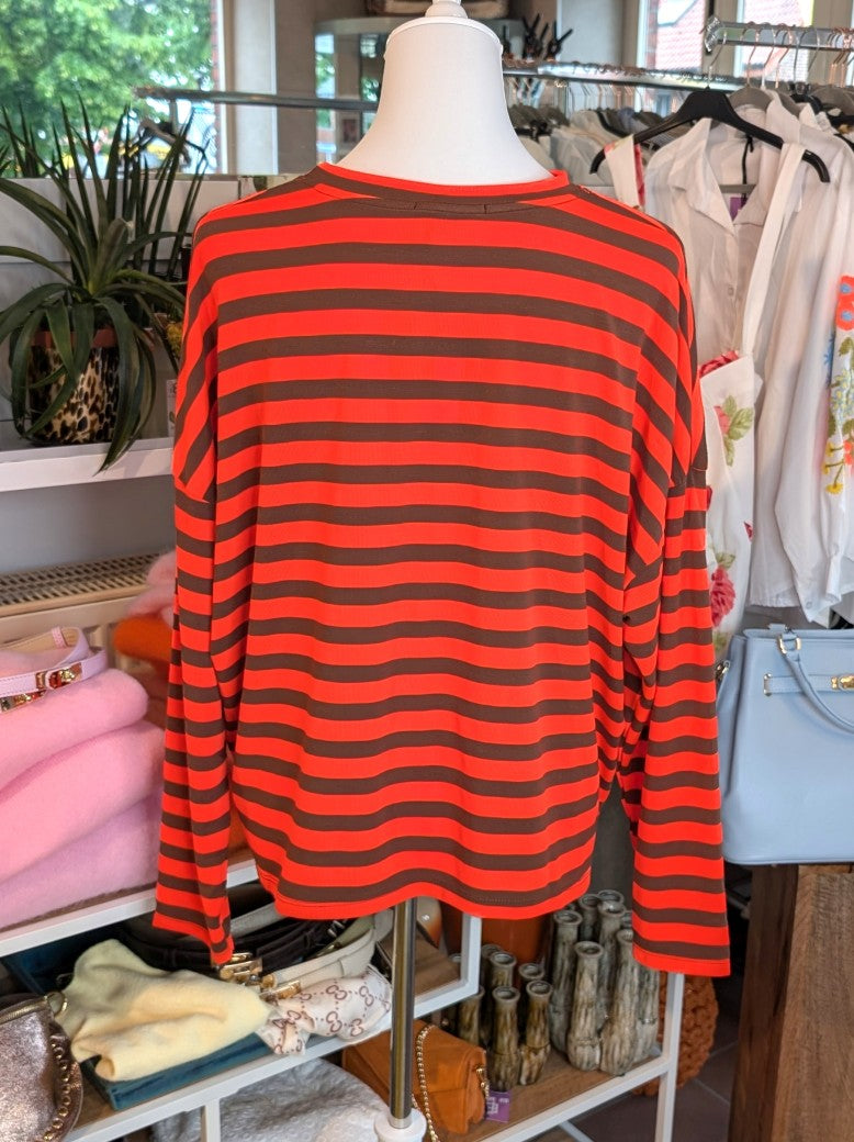 Leichtes Shirt aus weicher Viskosemischung mit feinen Streifen in leuchtendem Neon Orange und warmem Coffee Braun, perfekt kombinierbar - der Sommer kann kommen!