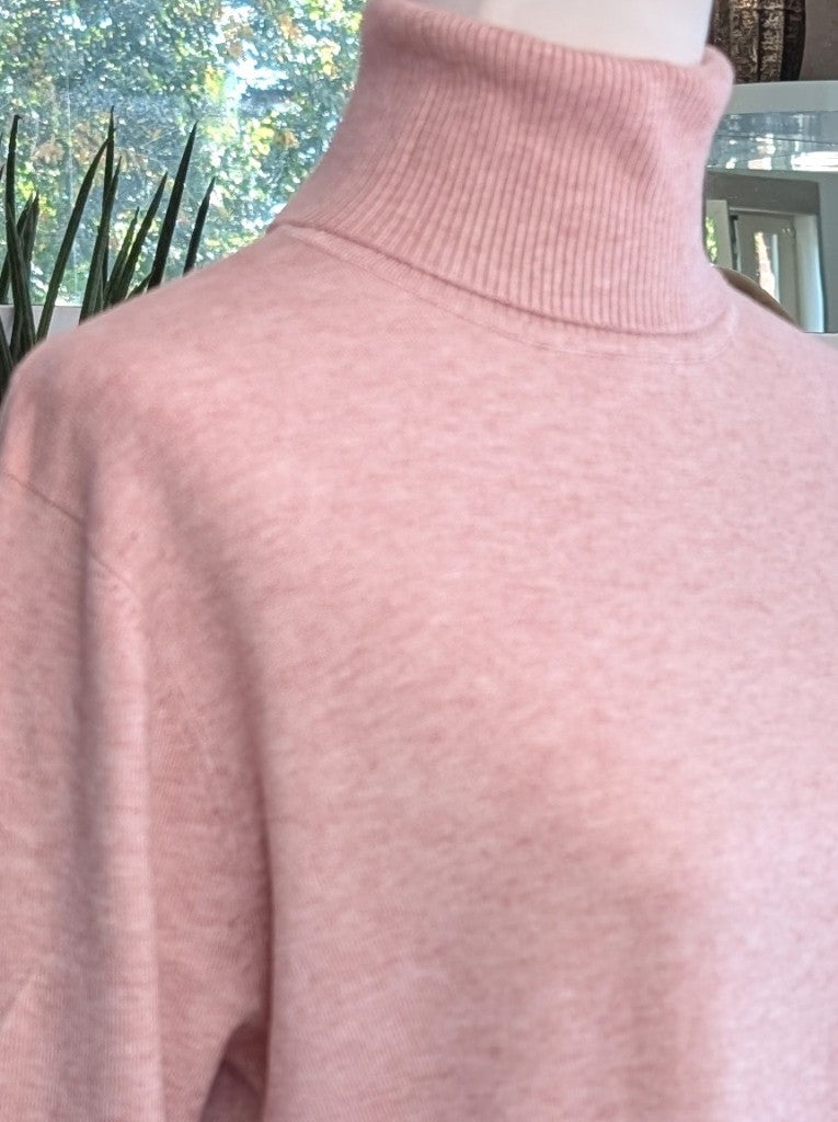 Elegantes Rollkragen-Shirt aus weicher Viskosemischung in Rosa. Perfekt als Basis-Layer unter Blusen Cardigans Blazern – für durchdachten, modernen Look