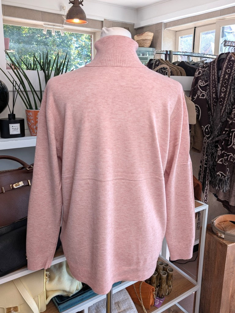 Elegantes Rollkragen-Shirt aus weicher Viskosemischung in Rosa. Perfekt als Basis-Layer unter Blusen Cardigans Blazern – für durchdachten, modernen Look