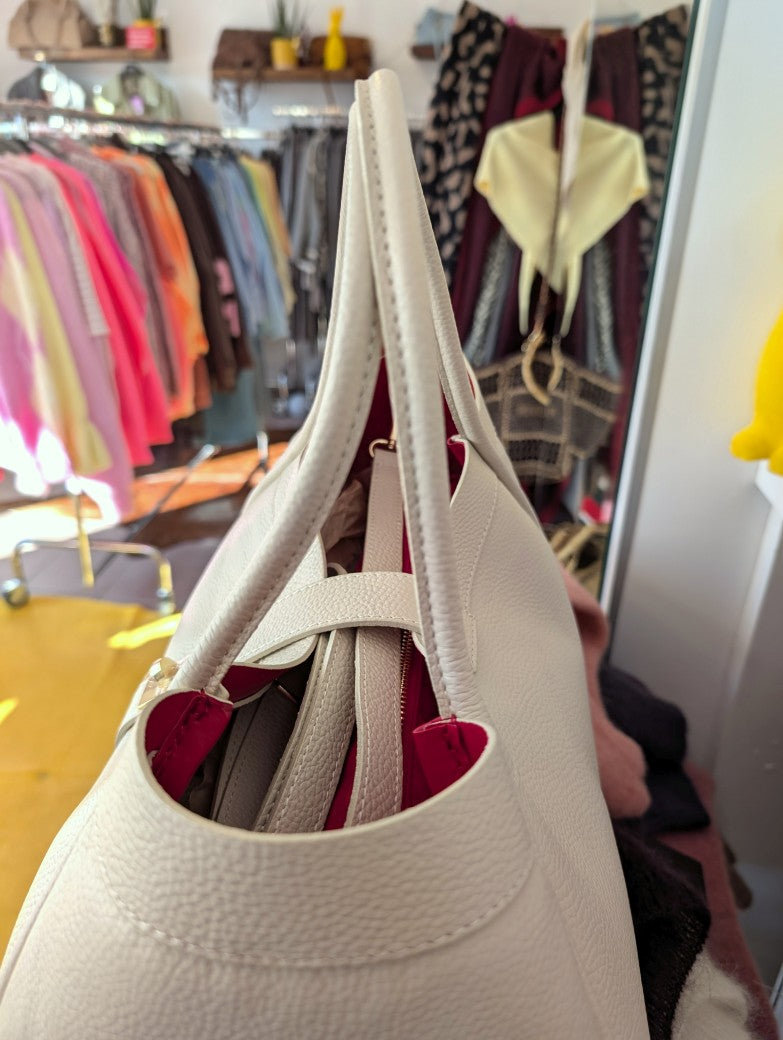 Wunderschöne Shopping Bag aus weichem Leder Cross-Body tragbar mit Schulterriemen in Beige Rot Gold im Marlon Firenze Large Tote Bag Venezia Stil - Must-Have!