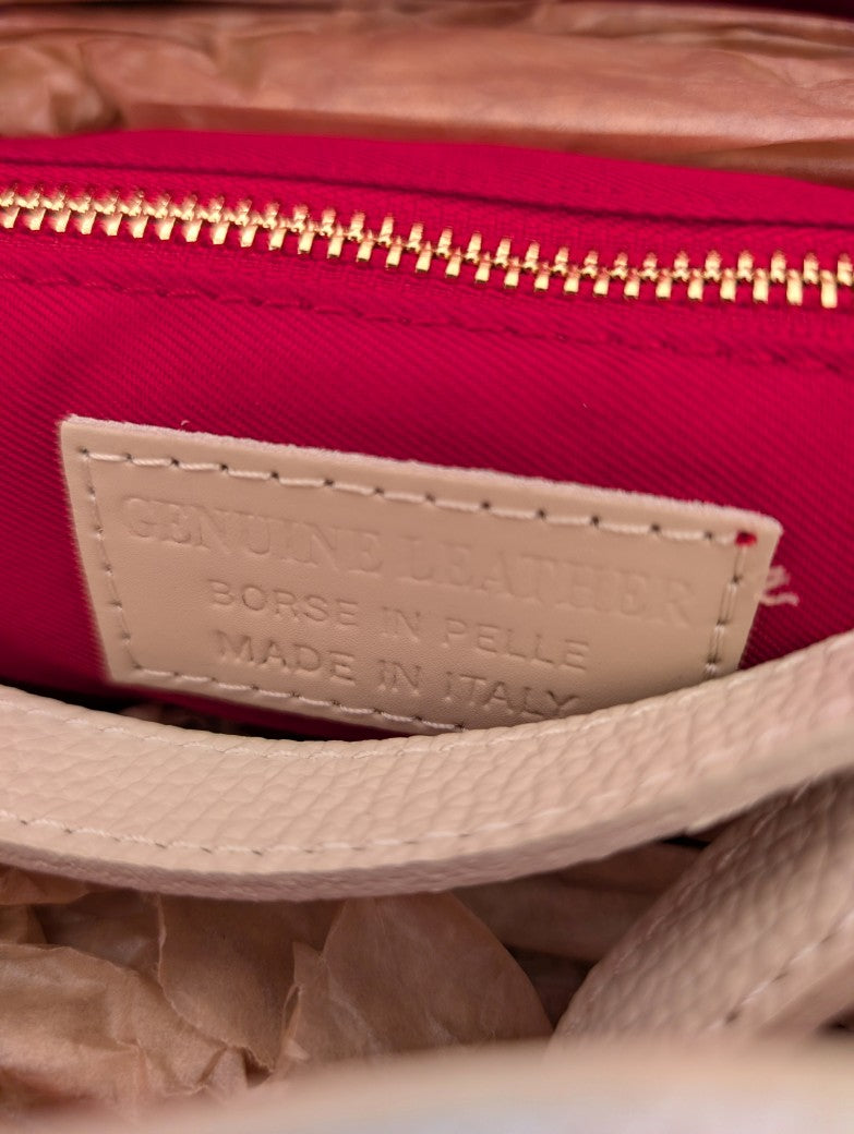 Wunderschöne Shopping Bag aus weichem Leder Cross-Body tragbar mit Schulterriemen in Beige Rot Gold im Marlon Firenze Large Tote Bag Venezia Stil - Must-Have!