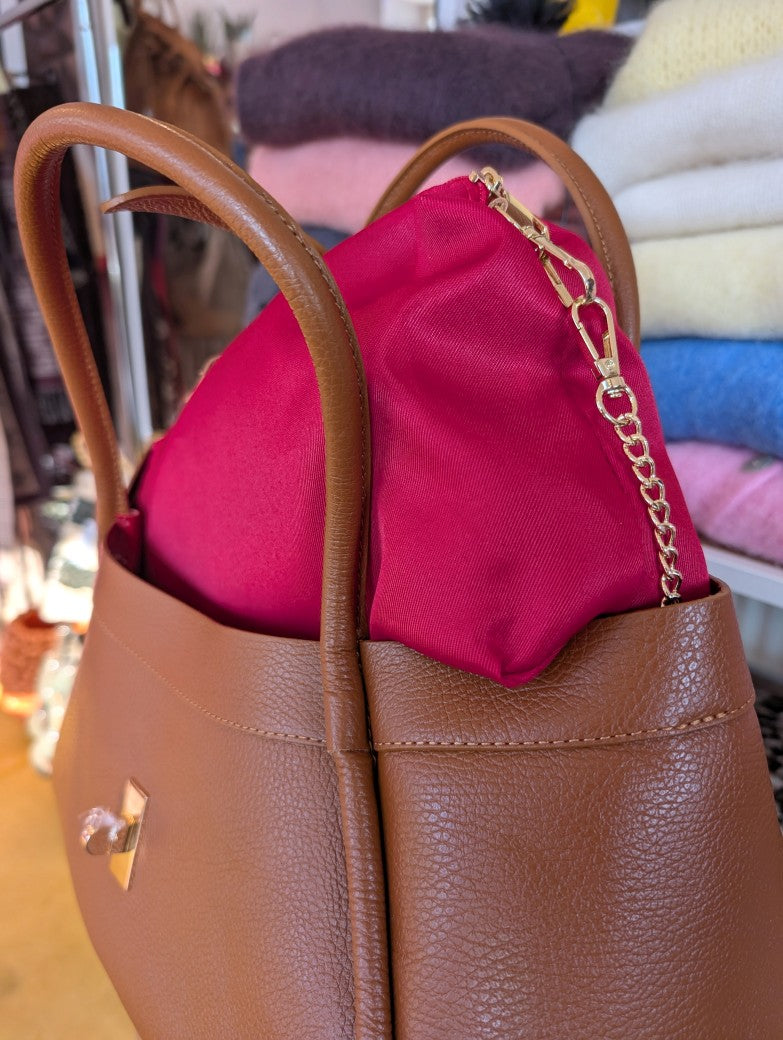 Wunderschöne Shopping Bag aus weichem Leder Cross-Body tragbar mit Schulterriemen Braun Rot Gold im Marlon Firenze Large Tote Bag Venezia Stil - Must-Have!
