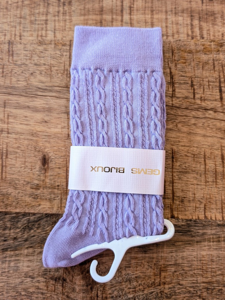 Erlebe unvergleichlichen Komfort mit unseren Flieder Lila Socken aus Baumwolle mit perfekter Fußanpassung. Überzeuge Dich von Qualität & Stil!