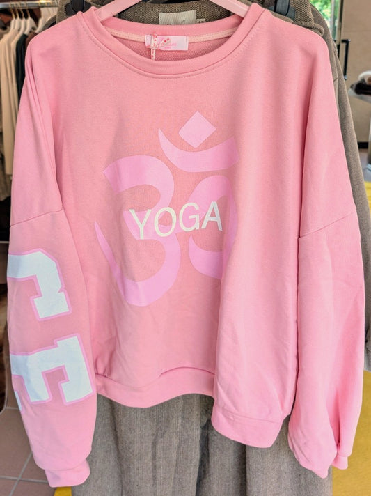 Das Sweatshirt BALANCE Yoga von BELIEVE in den harmonischen Farben Rosa und Pink Creme ist ideal für entspannte Momente. Setze modische Akzente!