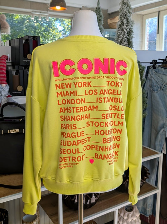 Das markante ICONIC Sweatshirt mit Backprint setzt auf Gelb ein visuelles Highlight in den Trendfarben Neon Pink und Orange. Setze ein individuelles Statement!