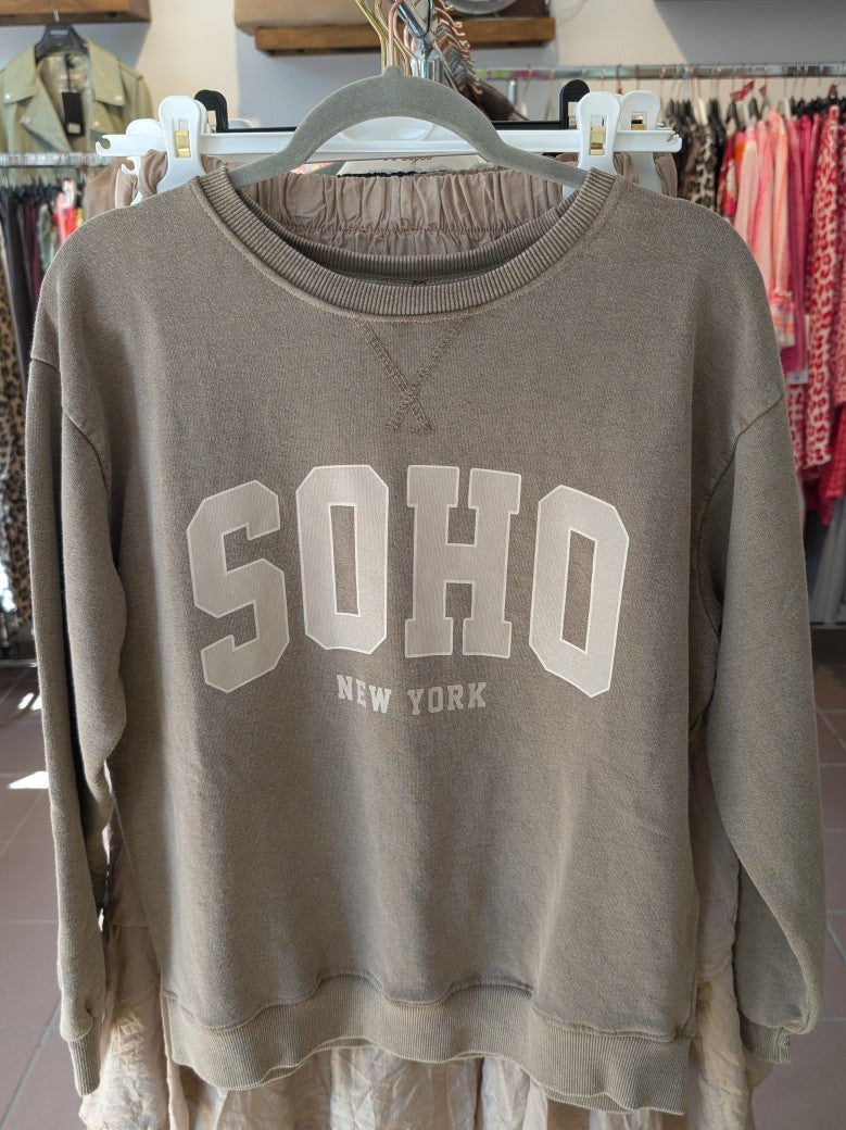 Das Sweatshirt SOHO New York in Fango Sandgrau mit Beige bietet erstklassigen Tragekomfort und moderne Optik - ideal für stilbewusste elegante und Freizeitlooks!