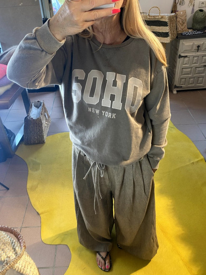 Das Sweatshirt SOHO New York in Fango Sandgrau mit Beige bietet erstklassigen Tragekomfort und moderne Optik - ideal für stilbewusste elegante und Freizeitlooks!