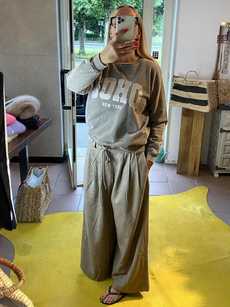 Das Sweatshirt SOHO New York in Fango Sandgrau mit Beige bietet erstklassigen Tragekomfort und moderne Optik - ideal für stilbewusste elegante und Freizeitlooks!