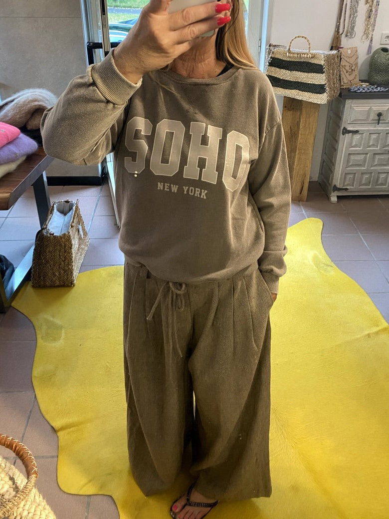 Das Sweatshirt SOHO New York in Fango Sandgrau mit Beige bietet erstklassigen Tragekomfort und moderne Optik - ideal für stilbewusste elegante und Freizeitlooks!