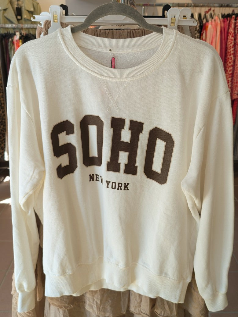Das Sweatshirt SOHO New York in Weiß mit Coffee Braun bietet erstklassigen Tragekomfort und moderne Optik - ideal für stilbewusste elegante und Freizeitlooks!