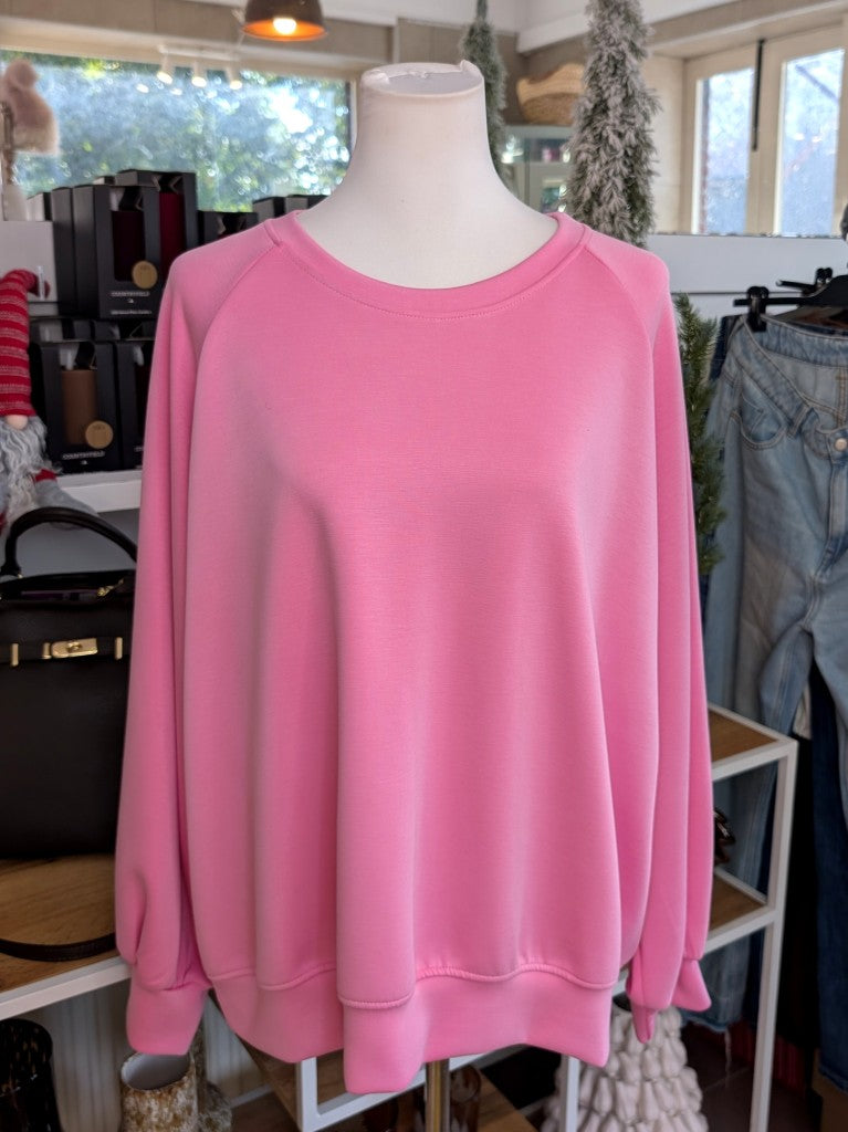 Das hochwertige Viskose Sweatshirt in lebendigem Rosa Pink ist ein perfekter Begleiter oder auch Ergänzung zur bestehenden Garderobe. Perfekt für jeden Tag!