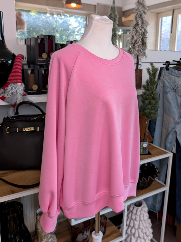 Das hochwertige Viskose Sweatshirt in lebendigem Rosa Pink ist ein perfekter Begleiter oder auch Ergänzung zur bestehenden Garderobe. Perfekt für jeden Tag!
