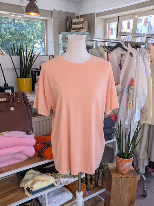 Ein Must-Have für alle modebewussten Frauen ist das Apricots T-Shirt aus Baumwolle von BELIEVE. Überzeuge dich selbst von der Qualität und dem Stil!