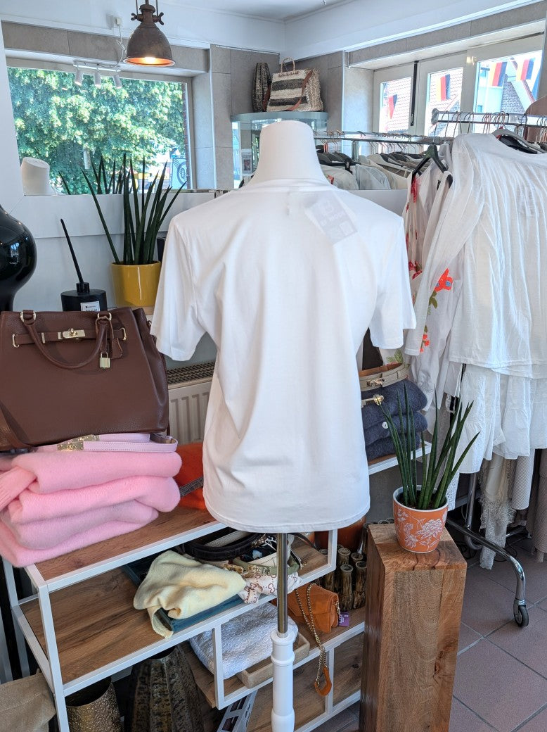 Hochwertiges T-Shirt mit charmanten Dackel-Motiv in Creme mit Braun und Rosa Rot, passt zu jedem Anlass – ob casual im Alltag oder Geschenk für Hundeliebhaber.