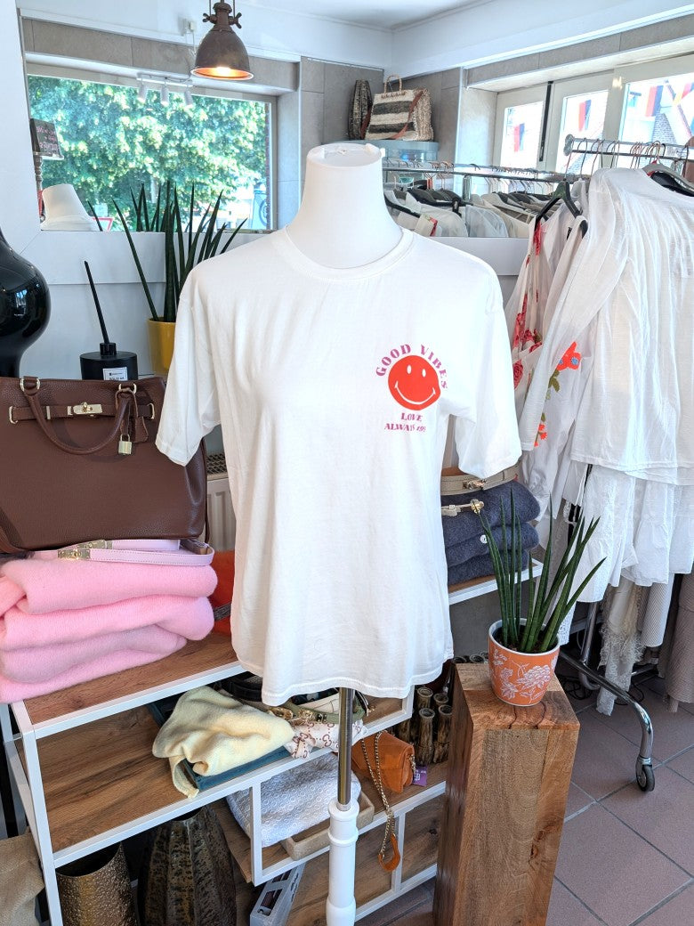 Vintage-inspiriertes T-Shirt mit großem Backprint im 90er-Jahre-Stil - Nostalgie Statement-Piece mit zeitlosem Appeal für Retro-Vibes und positive Botschaften!