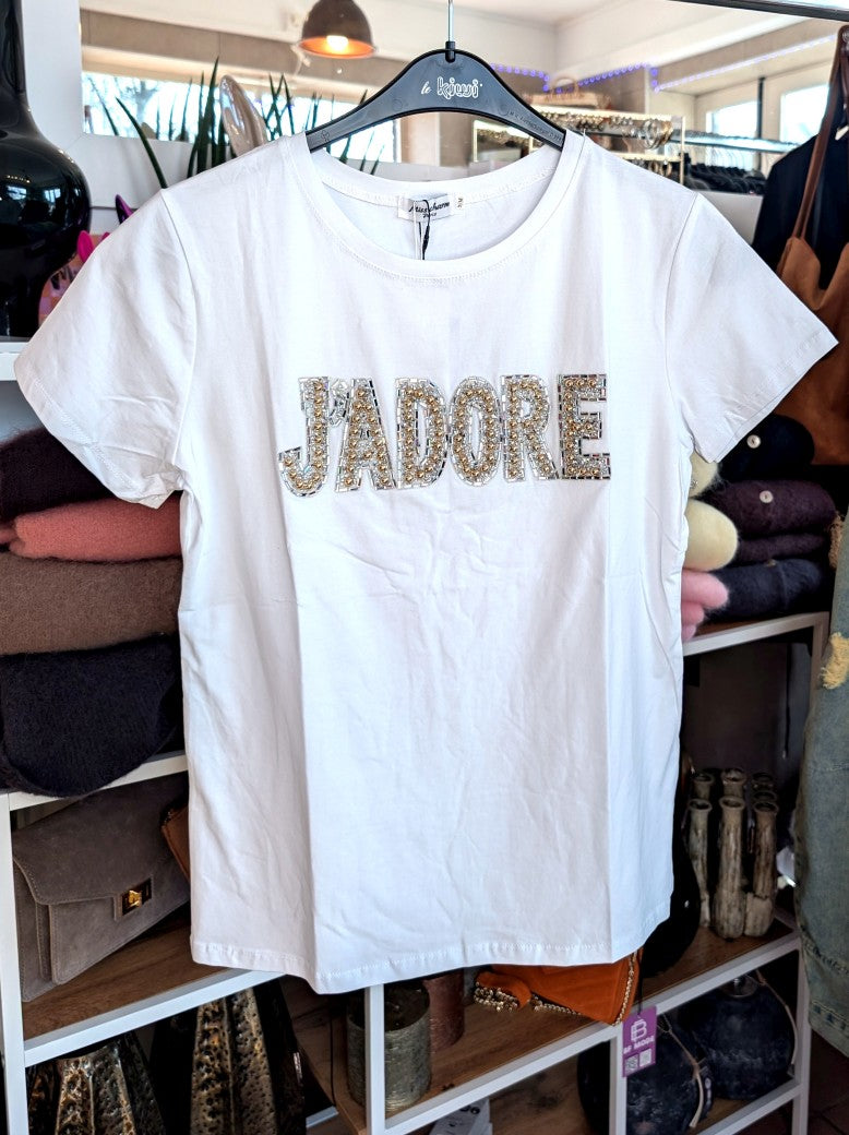 Elegantes T-Shirt J'ADORE in klassischem Weiß mit edlen Akzenten in Silber und Gold. Perfekt für jeden Anlass, ob casual oder gehobener - hochwertiges Material.