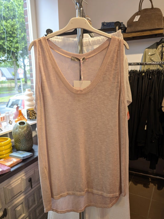 Genieße den Sommer in diesem beliebten langen Top von BELIEVE in elegantem Altrosa aus bequemer Baumwolle und in lässiger Passform!