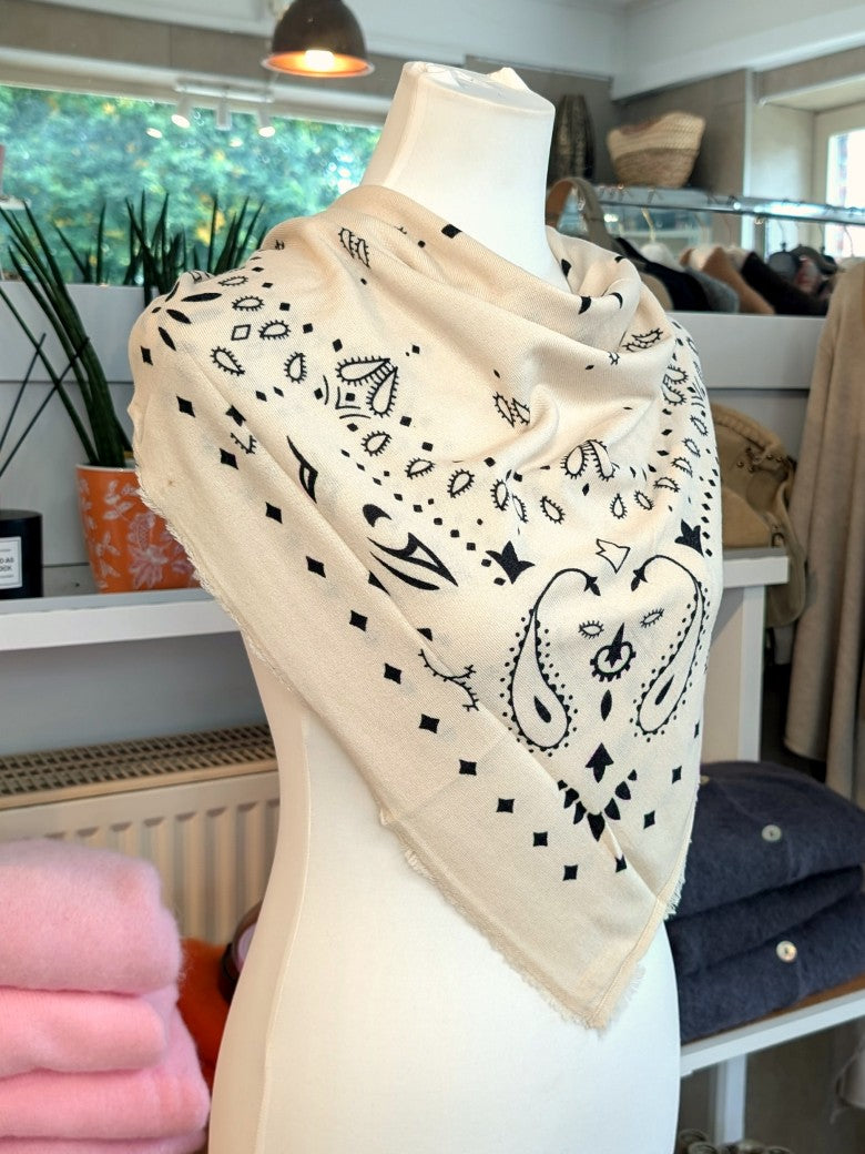 Raffiniert elegantes Paisley Tuch aus Kaschmir Merino Wolle in Beige Schwarz. Styling als Halstuch, Kopftuch, Tuch um die Hüften oder stilvolles Accessoire!