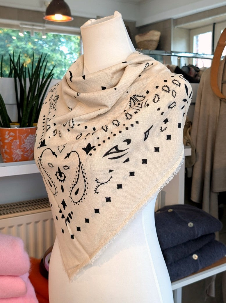 Raffiniert elegantes Paisley Tuch aus Kaschmir Merino Wolle in Beige Schwarz. Styling als Halstuch, Kopftuch, Tuch um die Hüften oder stilvolles Accessoire!
