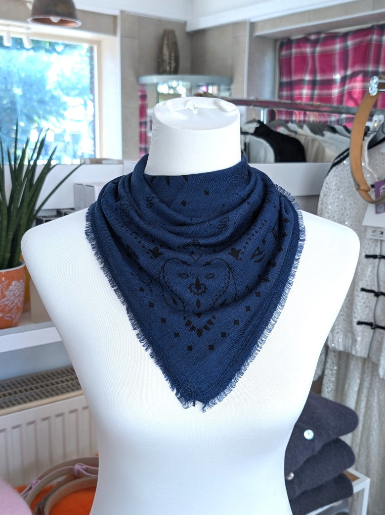 Elegantes Bandana-Tuch aus 85% Merino-Wolle 15% Kaschmir für außergewöhnliche Weichheit und atmungsaktive Wärmeleistung - als Kopftuch, Halstuch, Schulterumhang