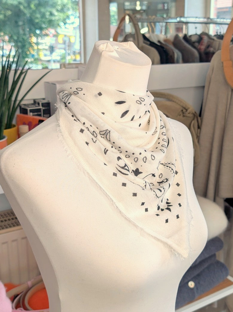 Elegantes Bandana-Tuch aus 85% Merino-Wolle 15% Kaschmir für außergewöhnliche Weichheit und atmungsaktive Wärmeleistung - als Kopftuch, Halstuch, Schulterumhang