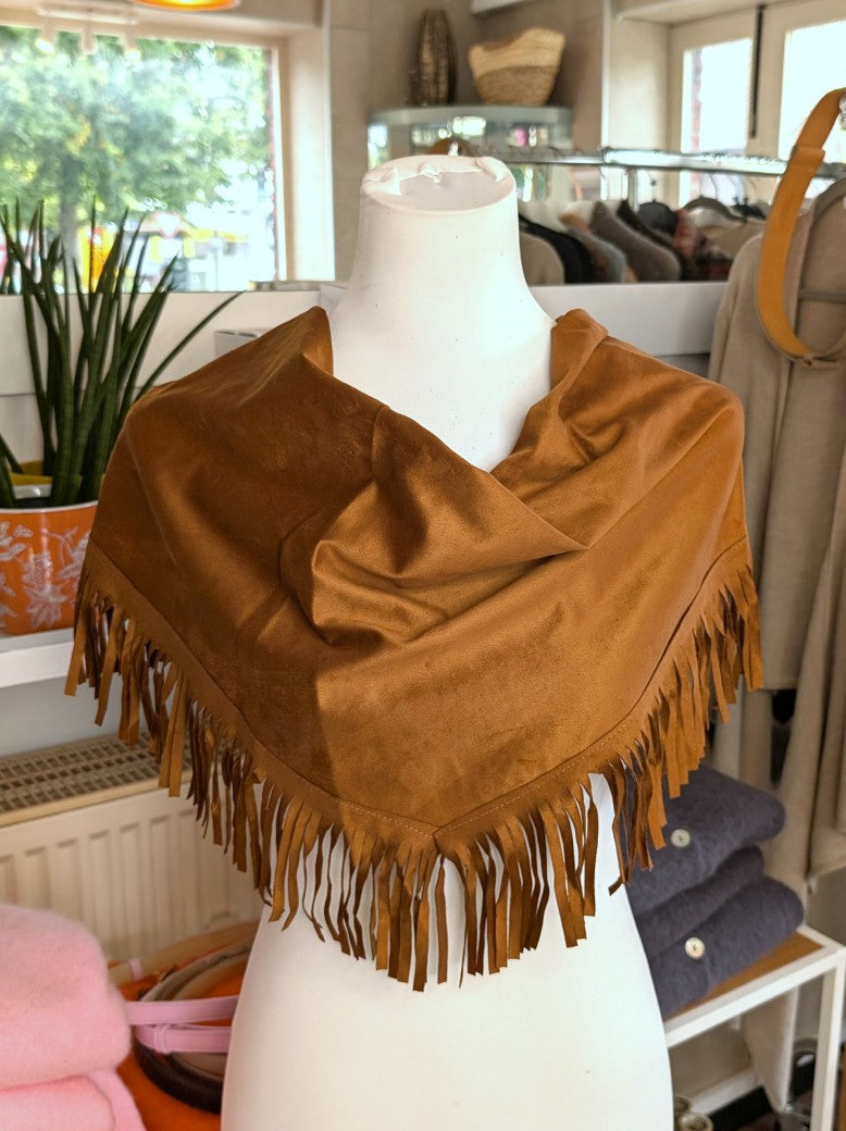 Elegantes Dreieckstuch aus weicher Viskose mit samtiger Haptik und Fransen in Kupfer Braun verleiht jedem Outfit Raffinesse - langanhaltender Tragekomfort.