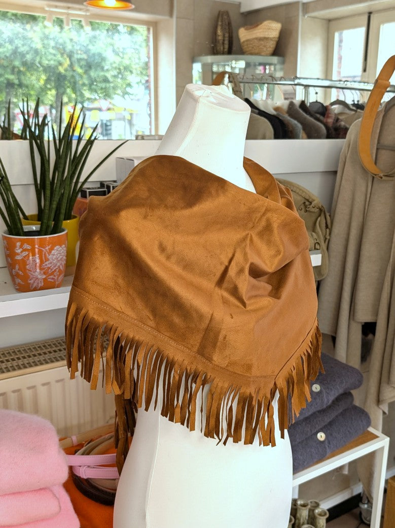 Elegantes Dreieckstuch aus weicher Viskose mit samtiger Haptik und Fransen in Kupfer Braun verleiht jedem Outfit Raffinesse - langanhaltender Tragekomfort.